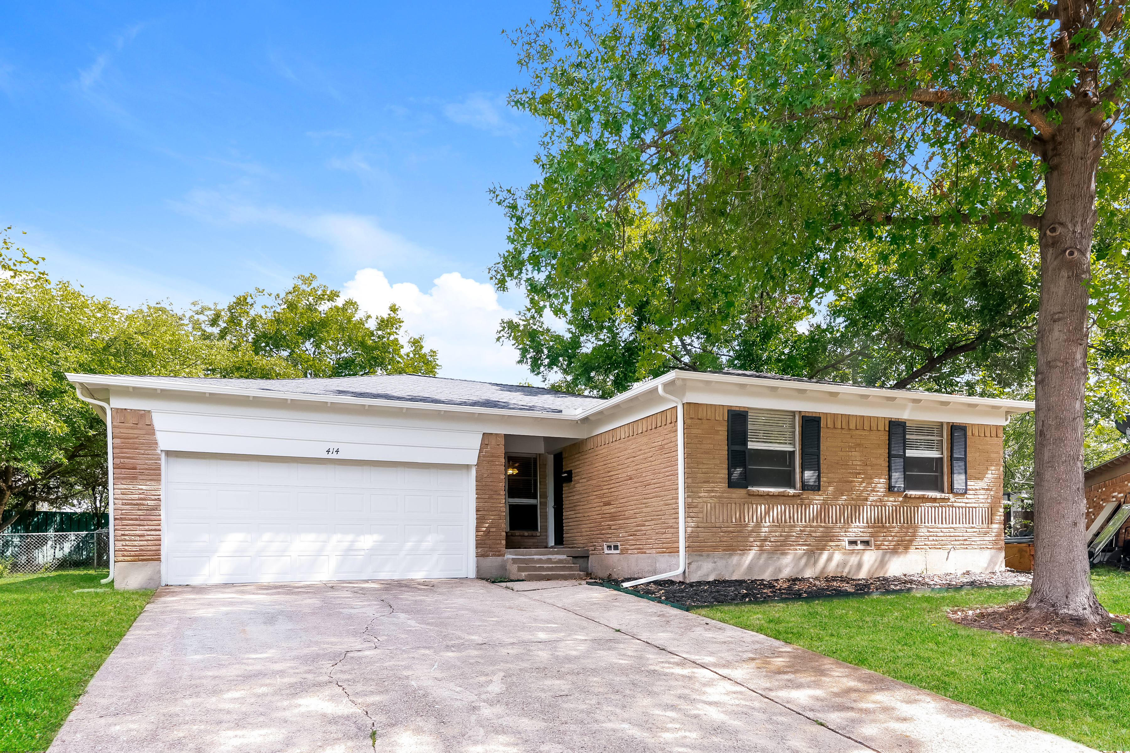 414 CRUSADER DR DALLAS, TX 75217